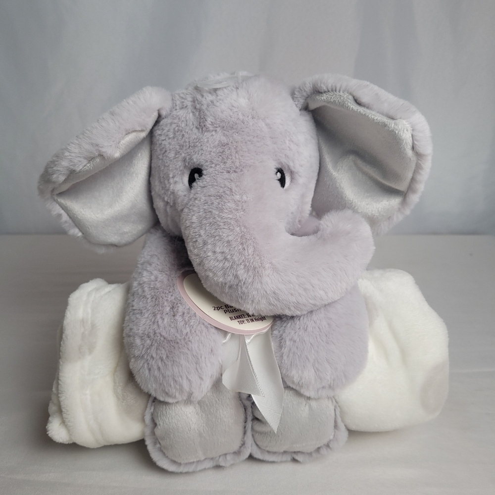 NWT Parents Choice 2 Piece Blanket & Elephant Plush Set